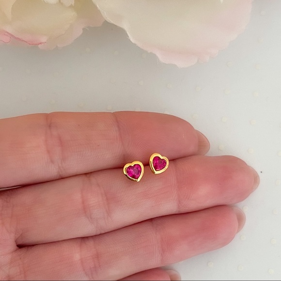 14K Gold heart genuine Ruby earrings - Picture 1 of 4